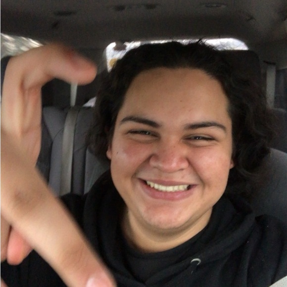 Meet your Posher, Dakota - Picture 2 of 2